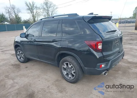 2023 Honda Passport Awd Trailsport z USA, uszkodzony, nr VIN 5FNYF8H65PB001102